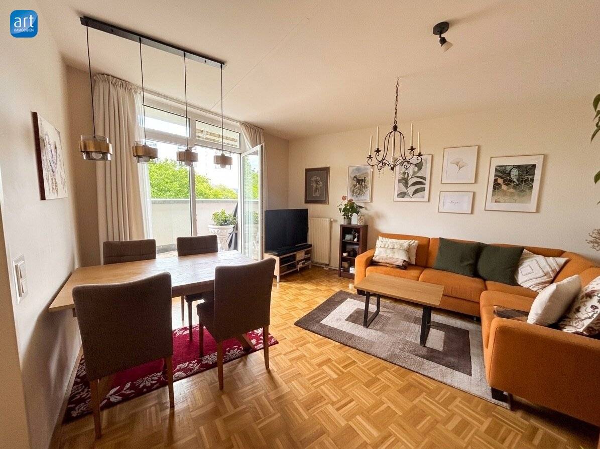 Cozy 3 room apartment with balcony and underground parking space near the old town Salzburg