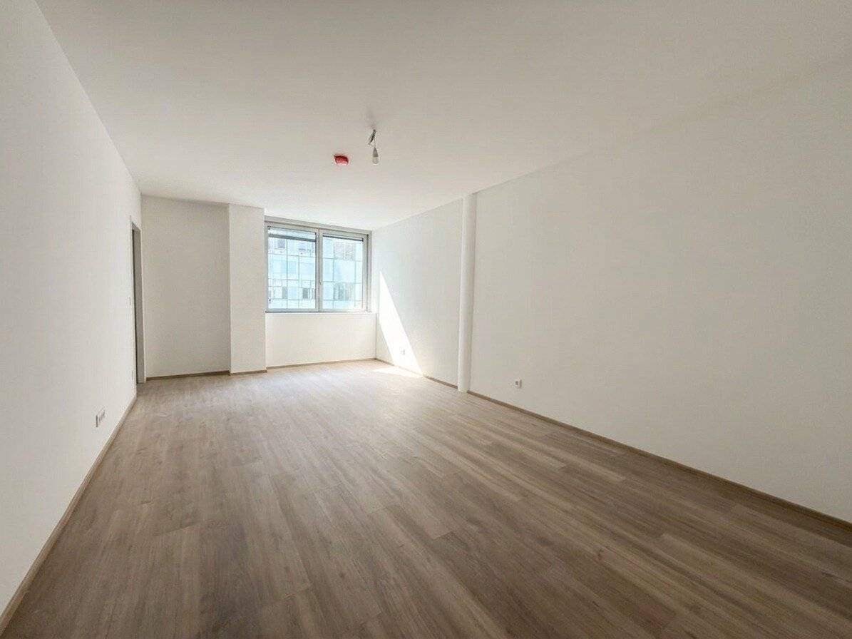 Spacious and cooled 3-room apartment with top connection to U4/U6 First occupancy