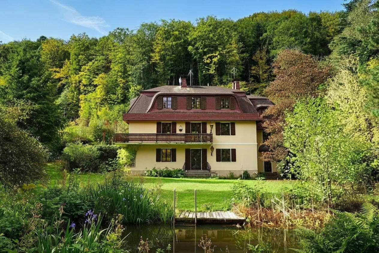 Prächtiges Landhaus mit Potenzial im Pressbaumer Zentrum - Grundstück teilbar!