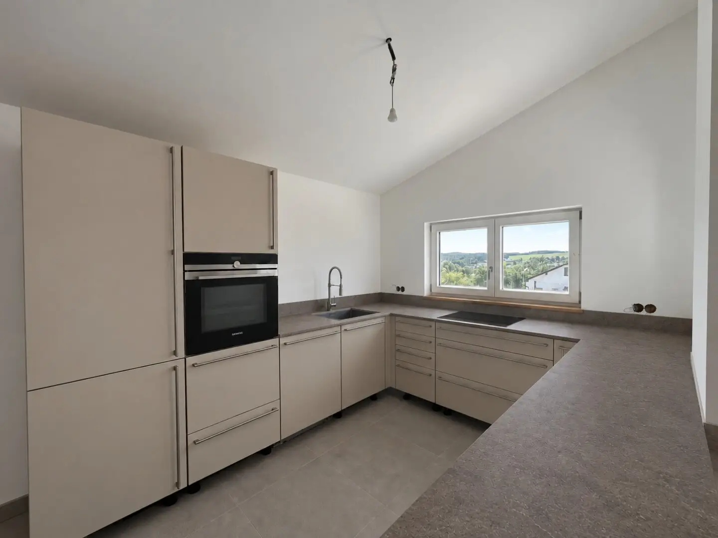 Modern dream house in absolute quiet location – first occupancy with spacious carport and sunny view