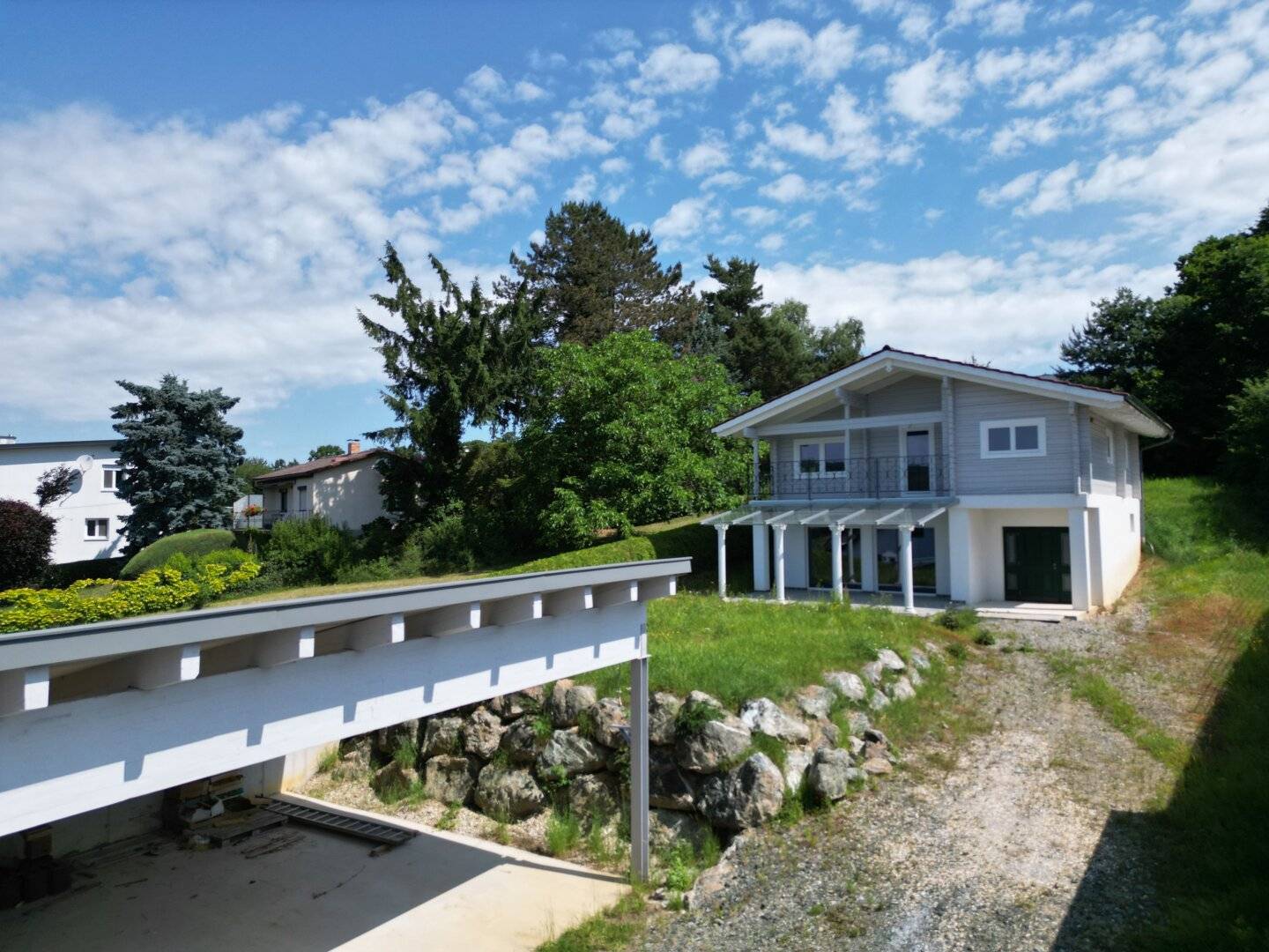 +Modernes Traumhaus in absoluter Ruhelage – Erstbezug mit großzügigem Carport &amp; sonniger Aussicht!+