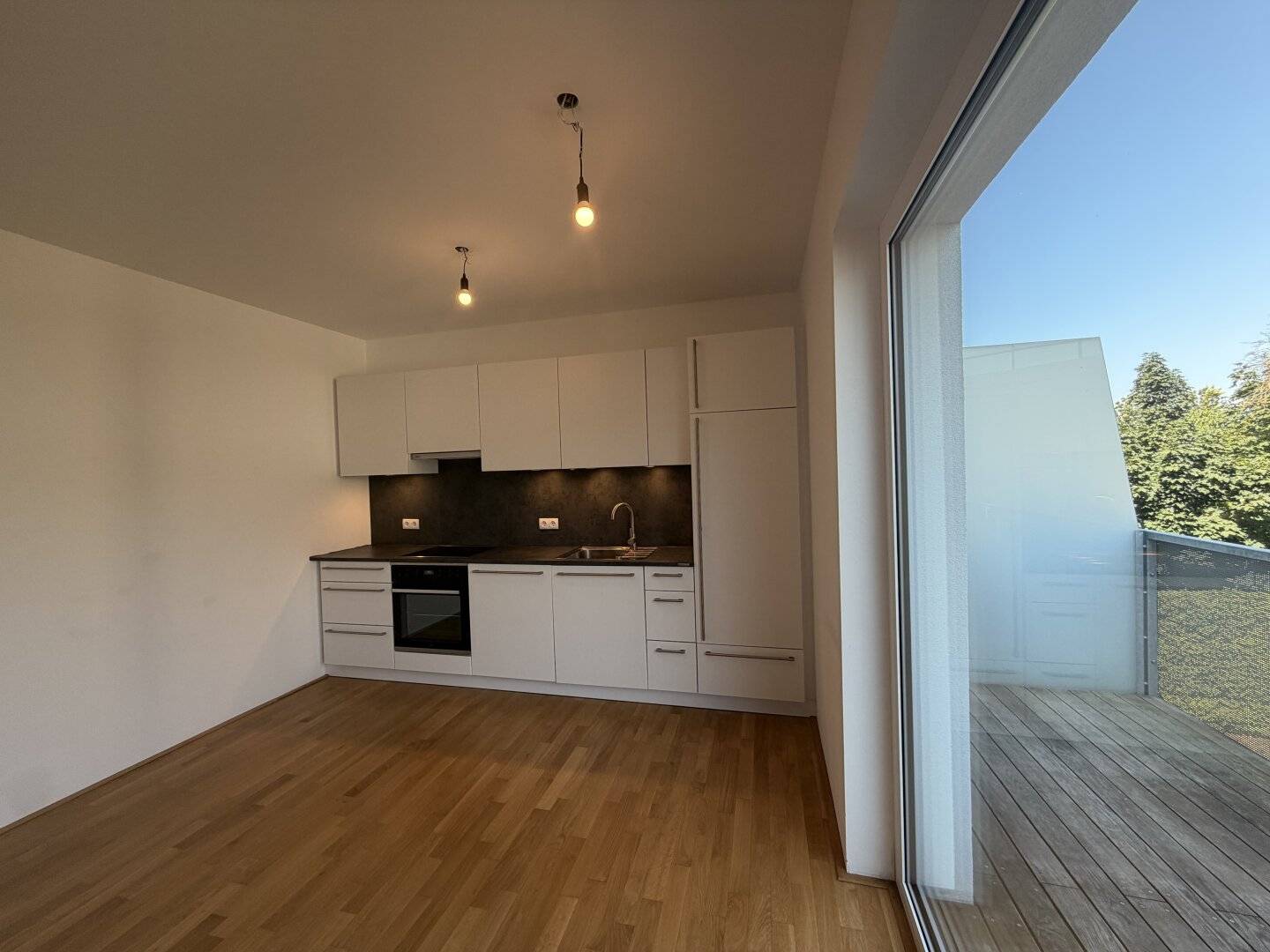Tulln | Bright and Quiet 2-room Apartment | Balcony | with Parking Space | available immediately