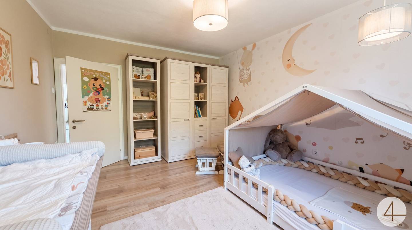 Gepflegtes Einfamilienhaus mit großem Grundstück und zahlreichen Modernisierungen