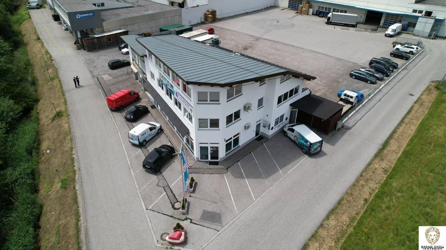 Attractive office / practice premises on the 2nd floor – 108 m² in Vomp