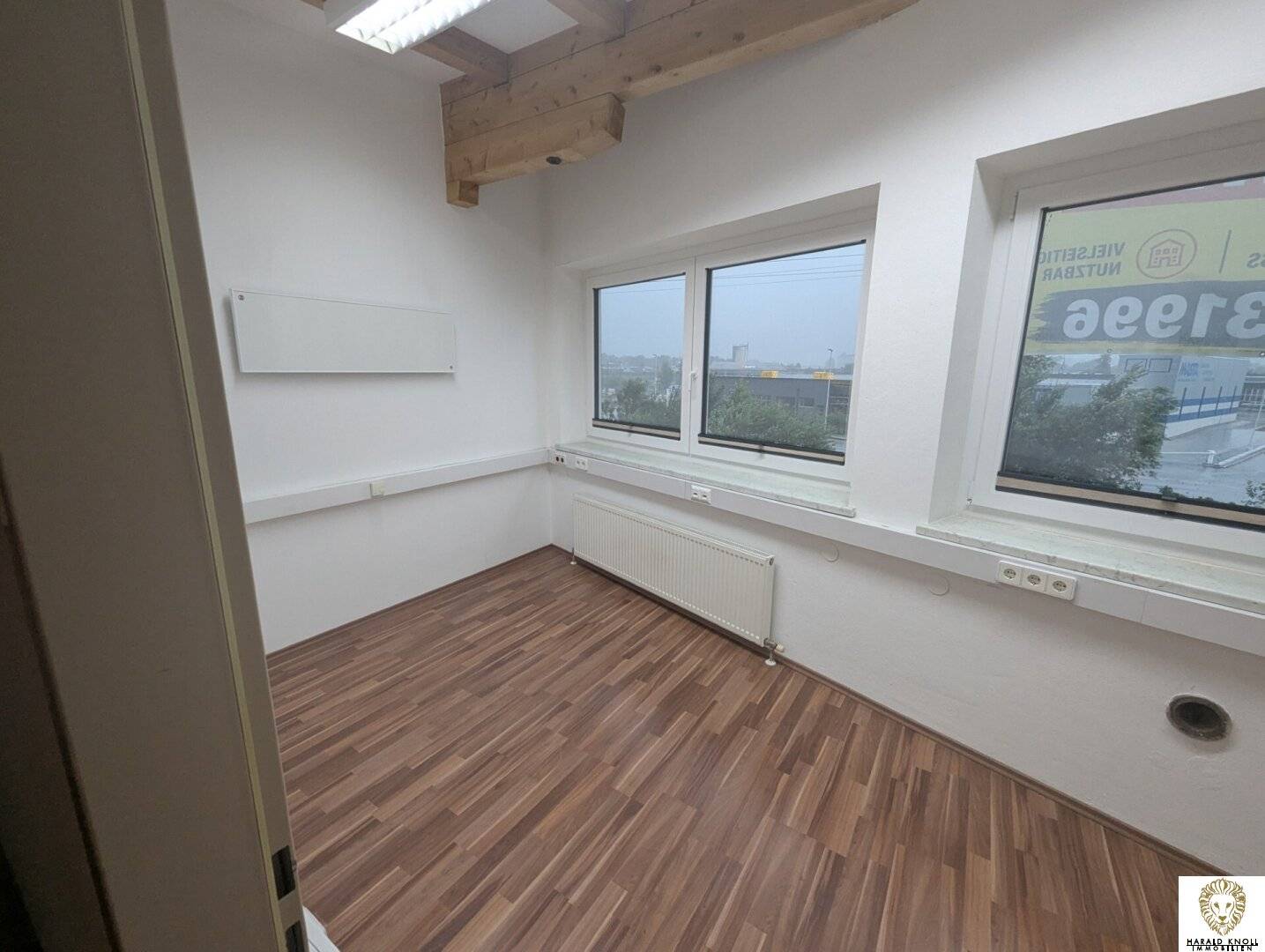 Attractive office / practice premises on the 2nd floor – 108 m² in Vomp