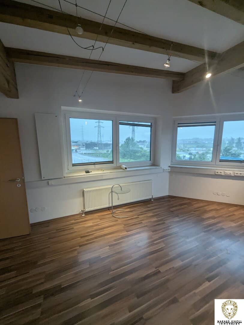 Attractive office / practice premises on the 2nd floor – 108 m² in Vomp