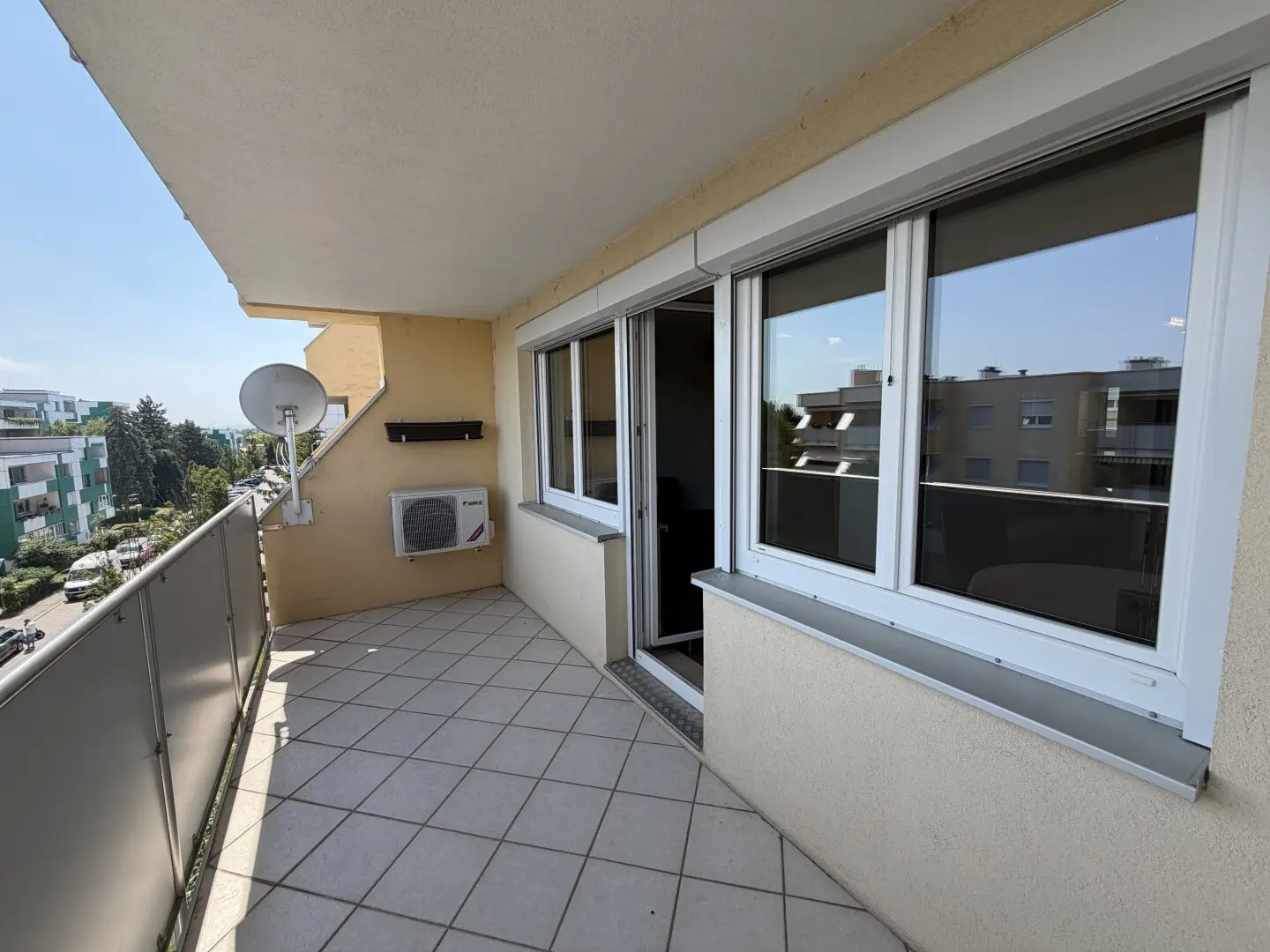 Großzügige 2-Zimmerwohnung mit Balkon, gepflegter Zustand, Ruhelage