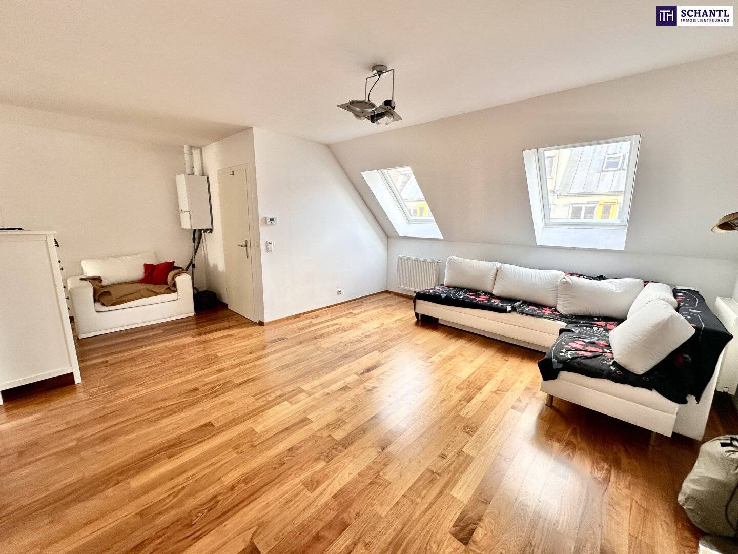 RARITY NEAR SCHÖNBRUNN | Penthouse Loft with two terraces and wide view over Vienna | Air conditioning | Elevator