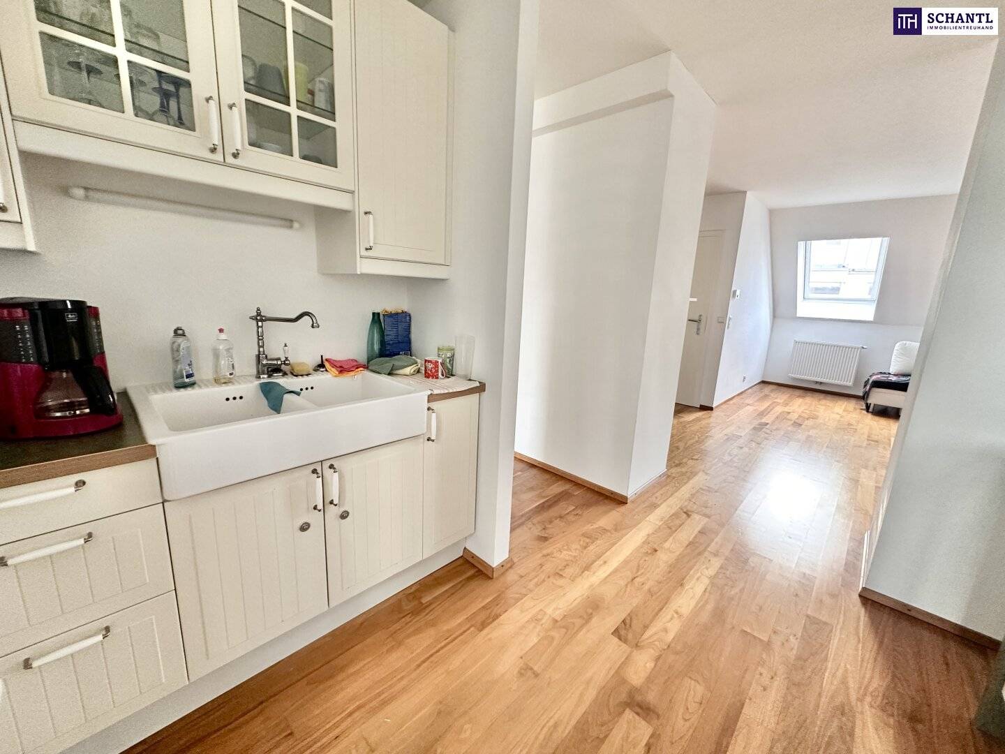 RARITY NEAR SCHÖNBRUNN | Penthouse Loft with two terraces and wide view over Vienna | Air conditioning | Elevator
