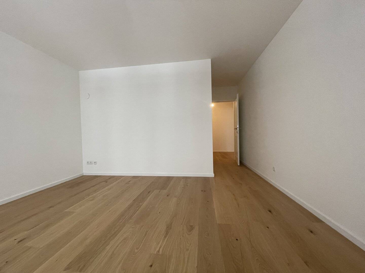 2-room apartment in prime location of the 7th district including garage parking space