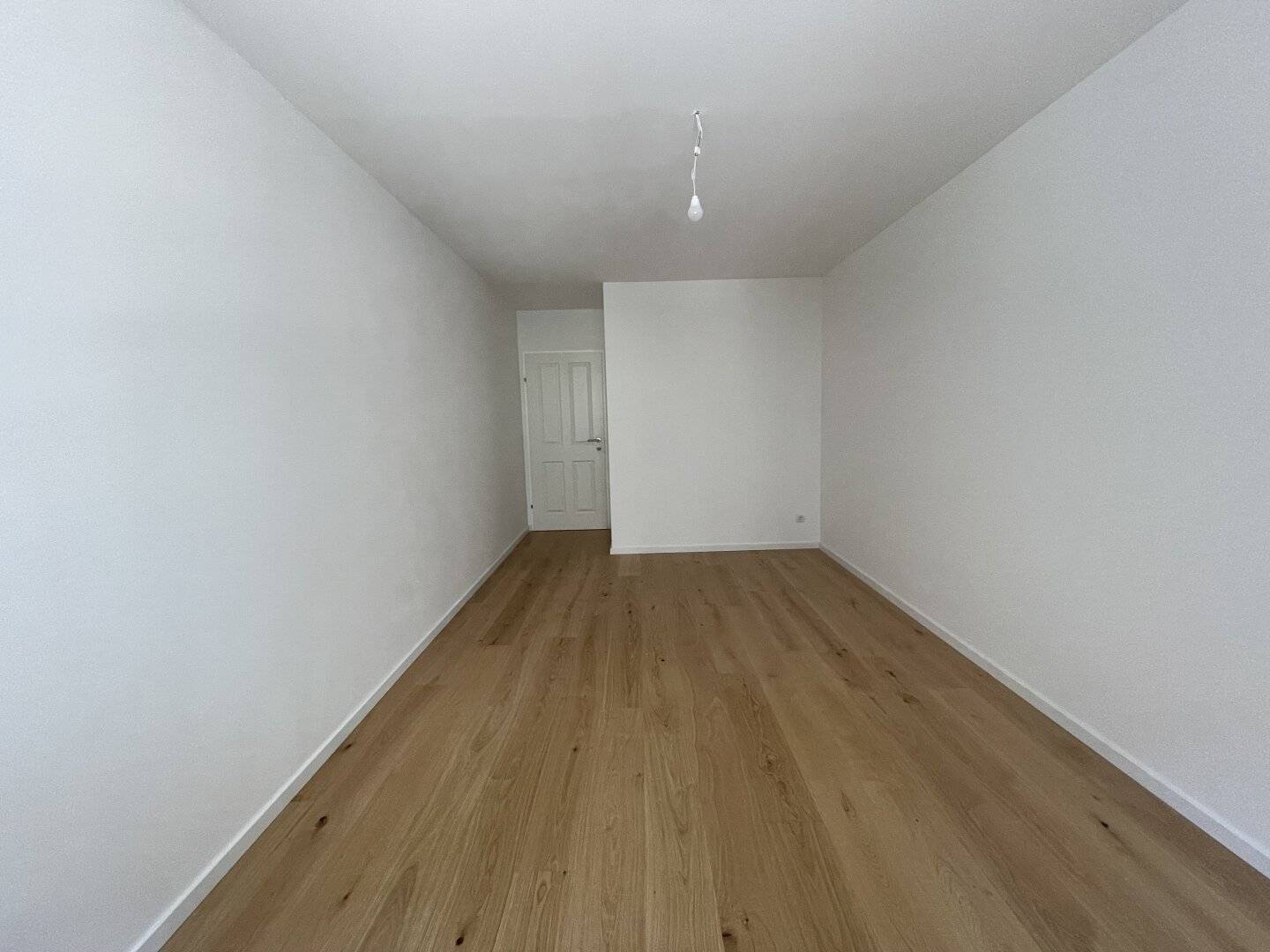 2-room apartment in prime location of the 7th district including garage parking space