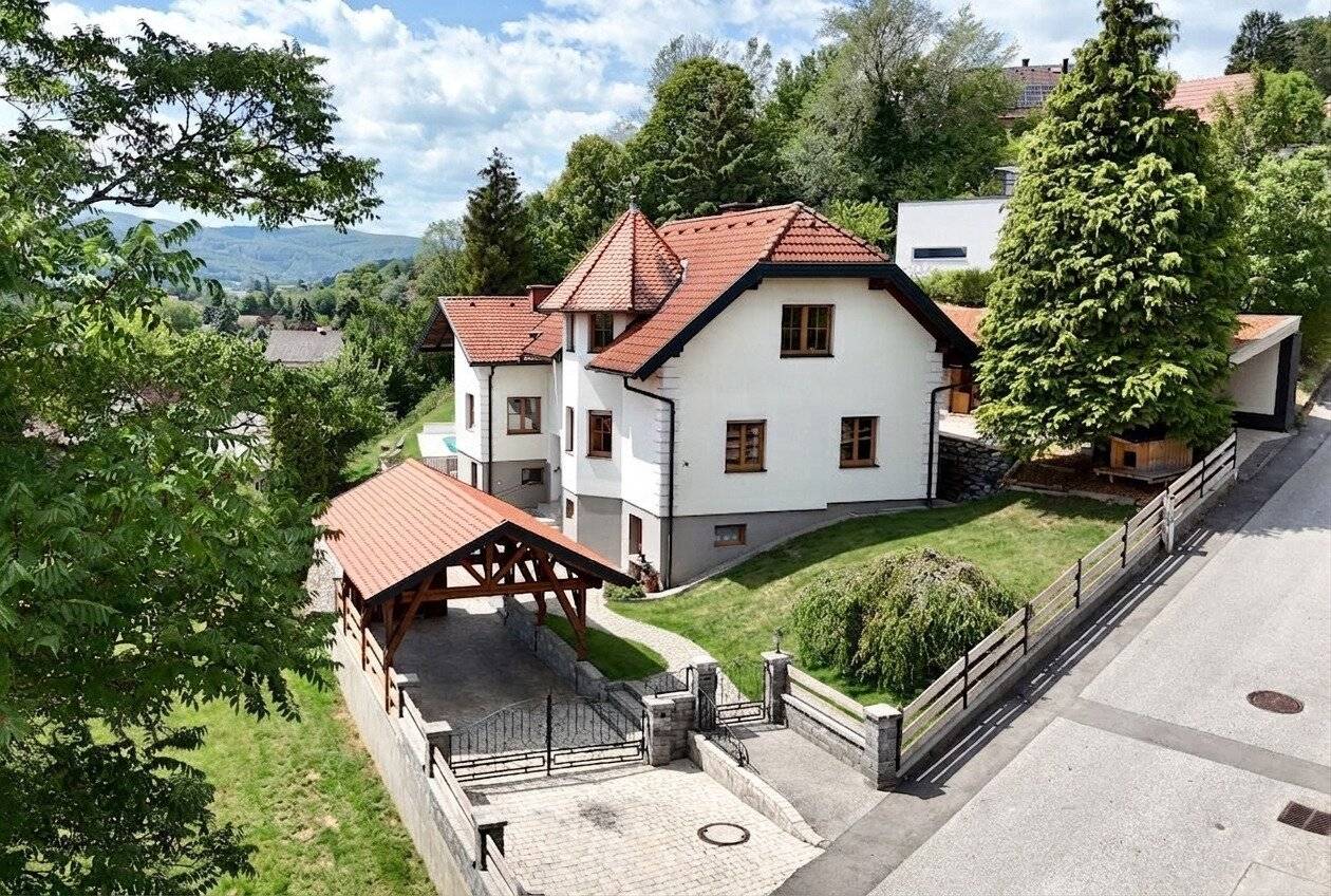 Wo Ruhe zu Hause ist – Ein- oder Zweifamilienhaus mit Pool &amp; Panoramablick bei Bad Erlach