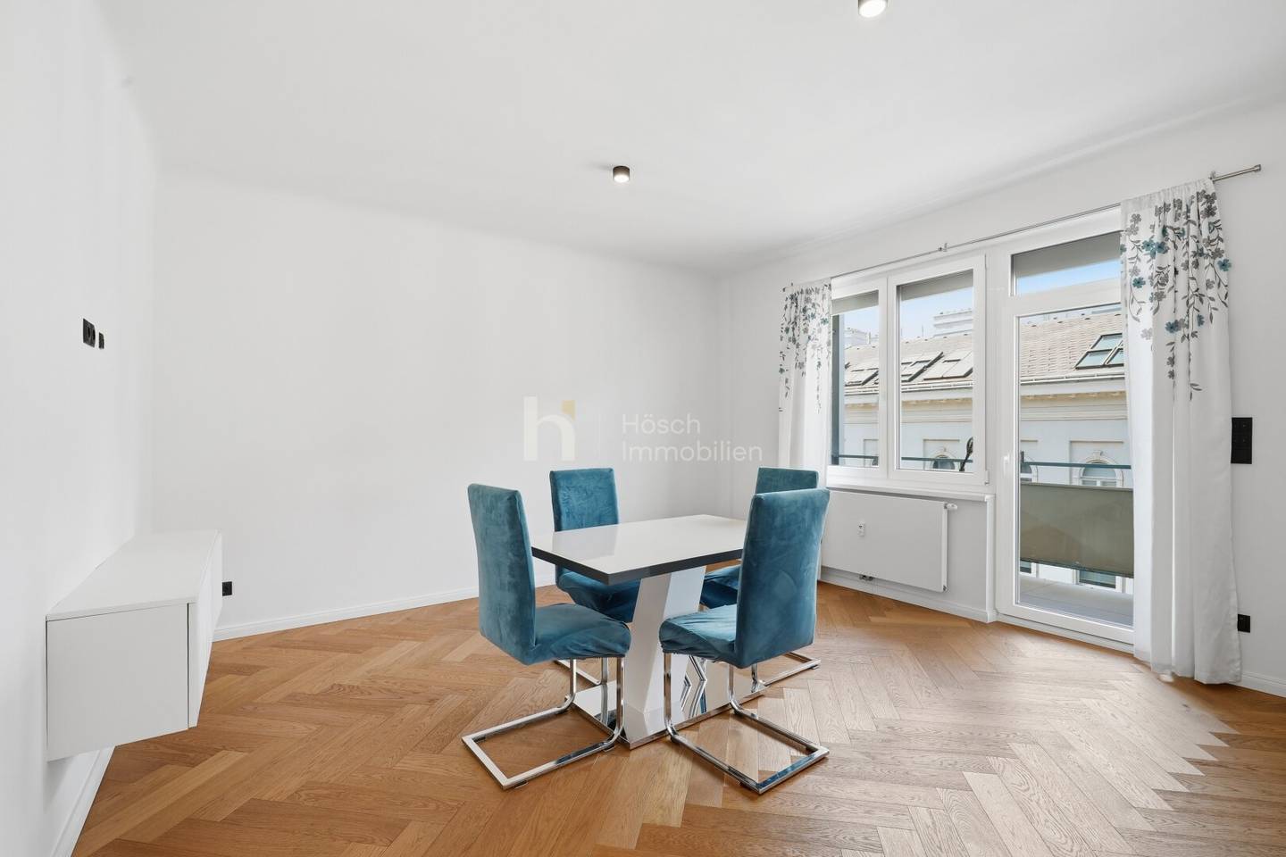 Stylish city apartment with 17 m² loggia in the heart of Vienna city centre