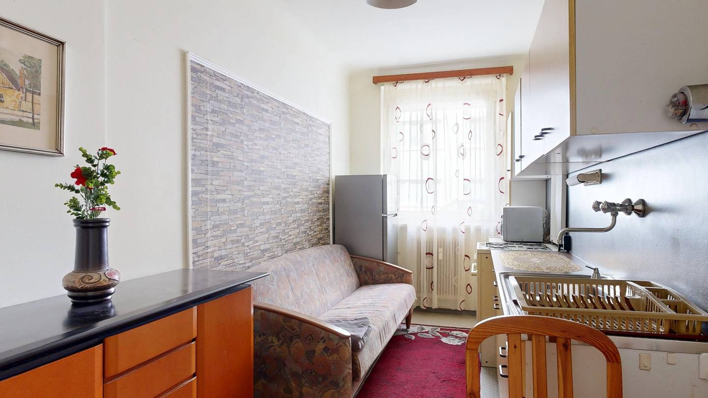 1-zimmer-wohnung-1100-wien-kueche-innenhof