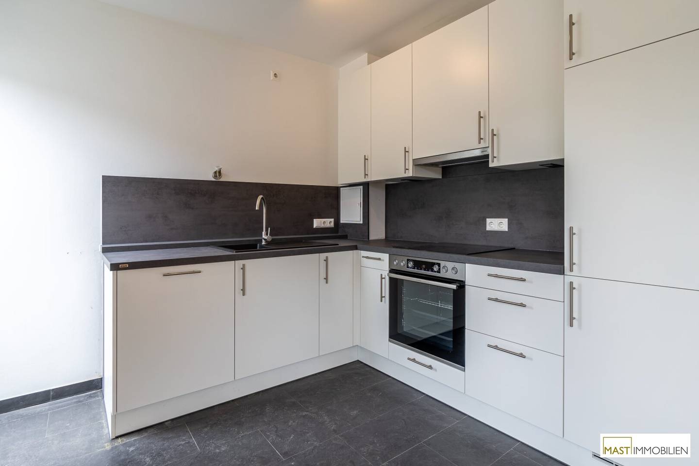 Commission-free - 3-room attic apartment incl. 2 outdoor areas in Klosterneuburg - Kierling