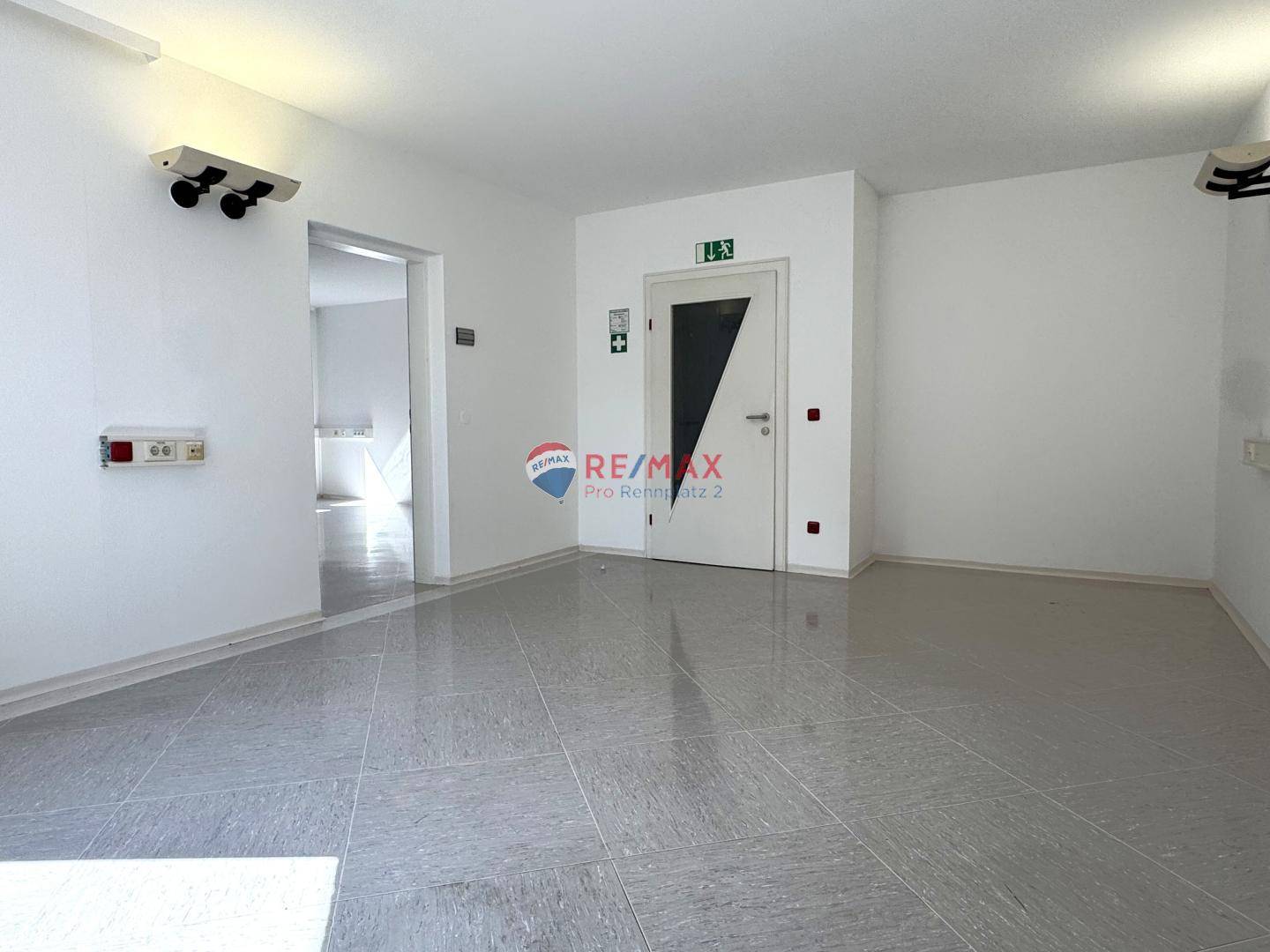 Unfurnished immediately available apartment in established business location