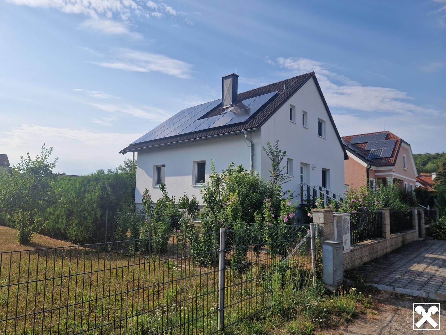 Refurbished family apartment with garden and garage