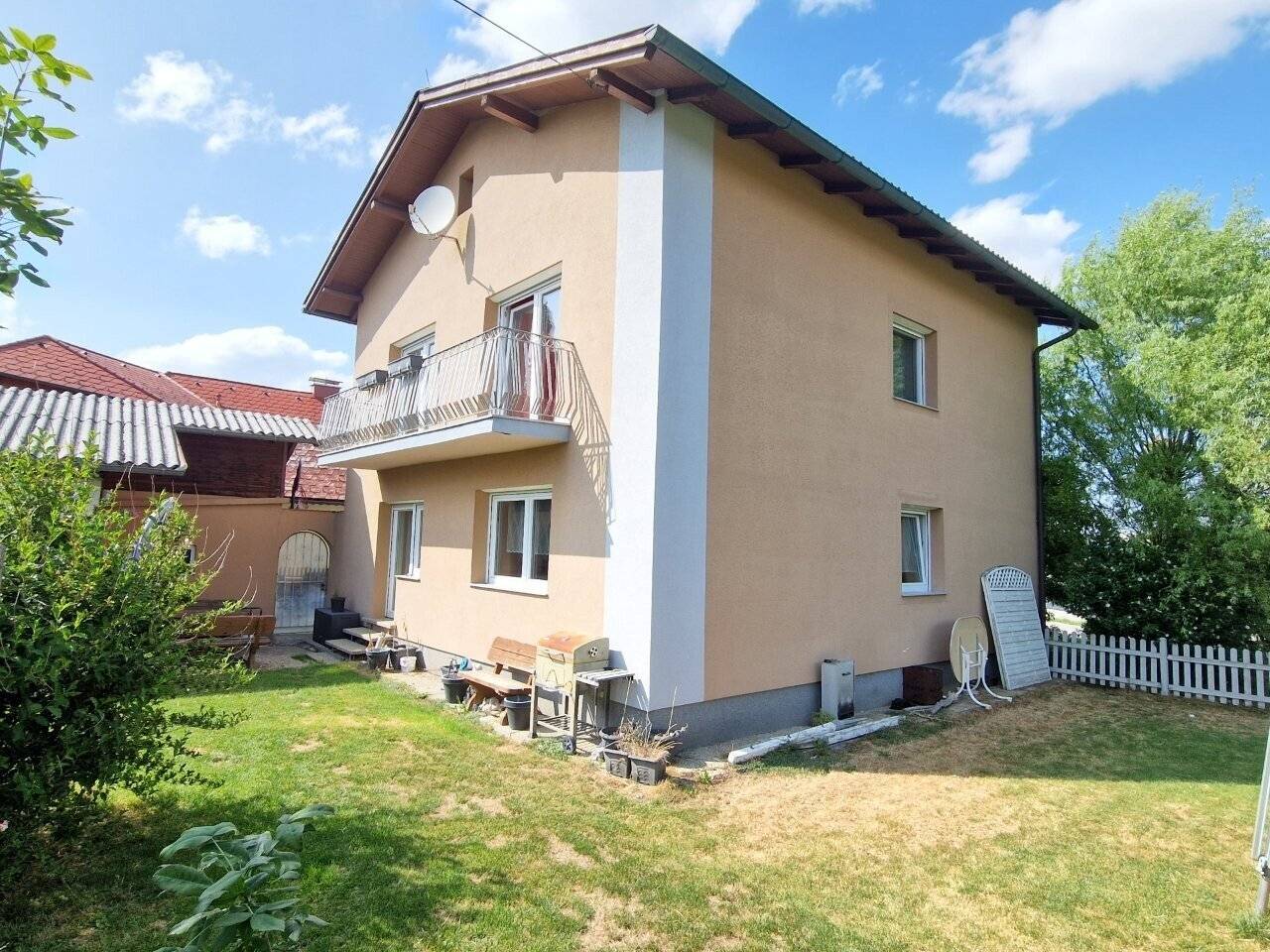 Ein-/Zweifamilienhaus im Grünen, zentrale Lage mit guter Verkehrsanbindung in Vorchdorf