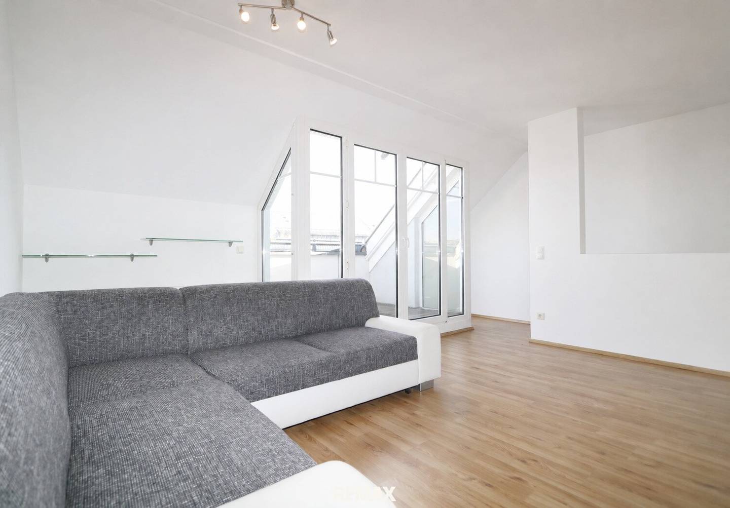 Living on two levels, modern 3-room maisonette near Tiergarten Wels