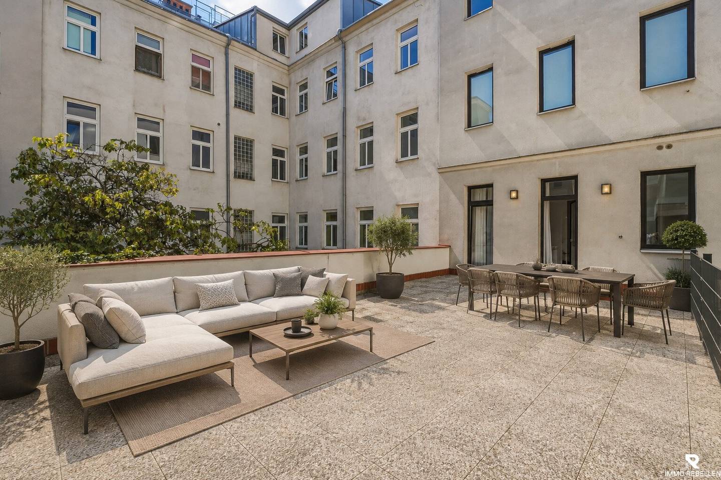 Wohnen mit außergewöhnlich viel Freiraum – 3 Zimmer &amp; 65 m² Terrasse in 1120 Wien
