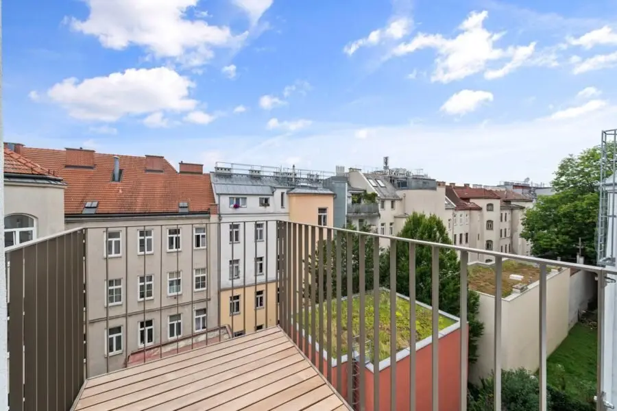 FIRST OCCUPANCY! Beautiful 112.4 m² attic apartment in a high-quality renovated building (Top 24)