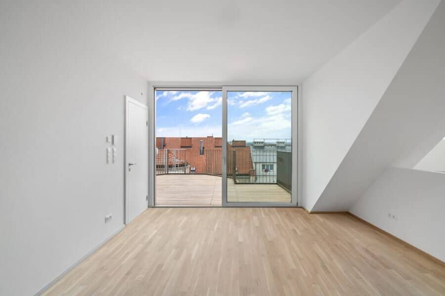 ERSTBEZUG ! Schöne 112,4 m² Dachwohnung in einem hochwertig saniertem Gebäude (Top 24)