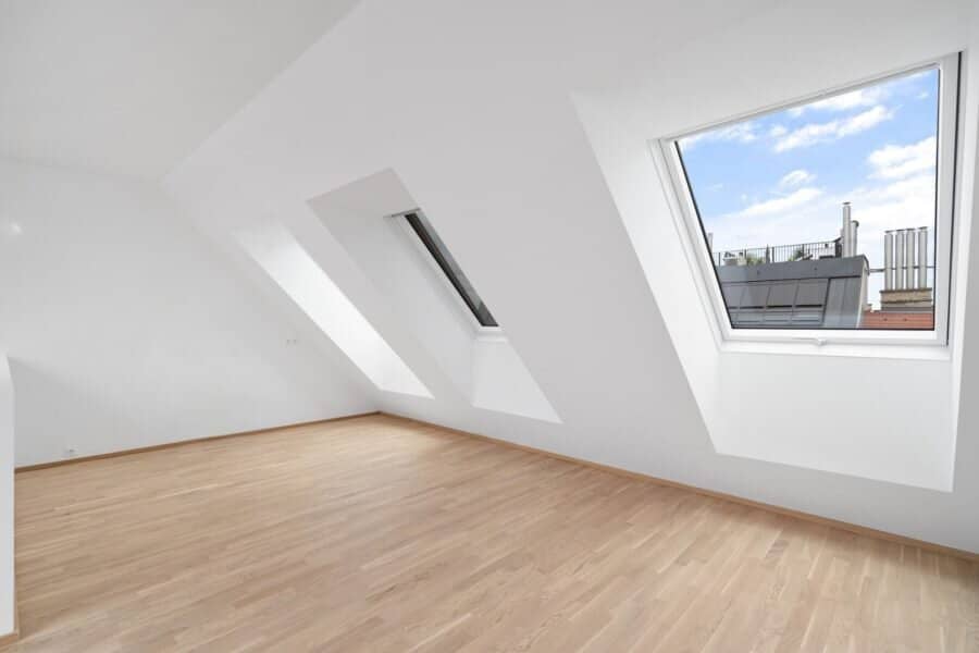 ERSTBEZUG ! Schöne 112,4 m² Dachwohnung in einem hochwertig saniertem Gebäude (Top 24)