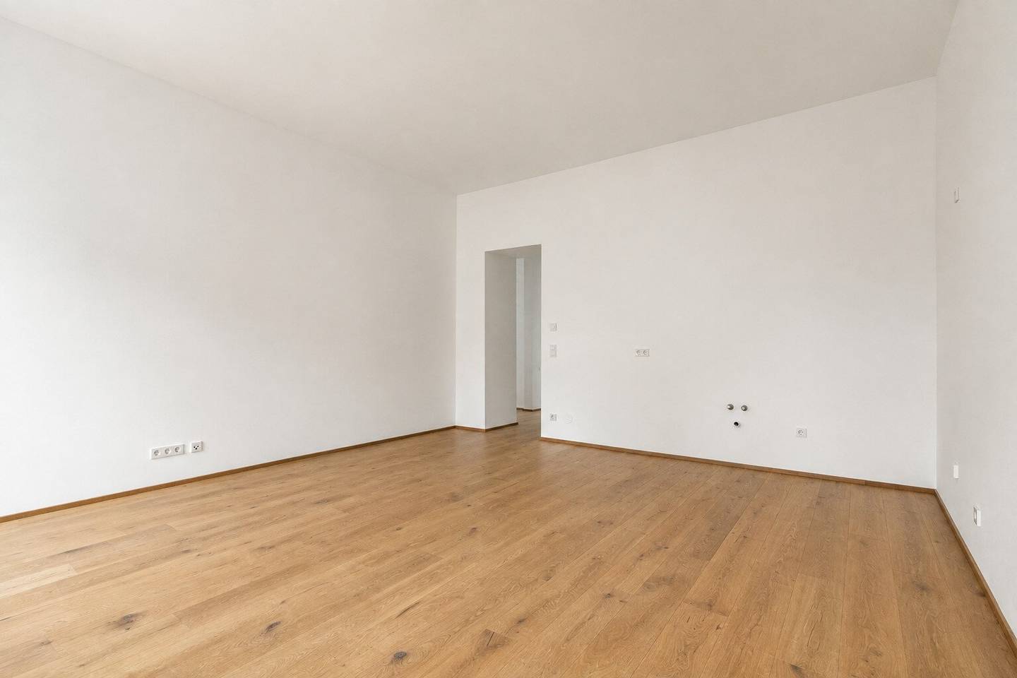 3-Zimmer-Altbauwohnung mit Balkon zum Innenhof | Erstbezug nach Sanierung