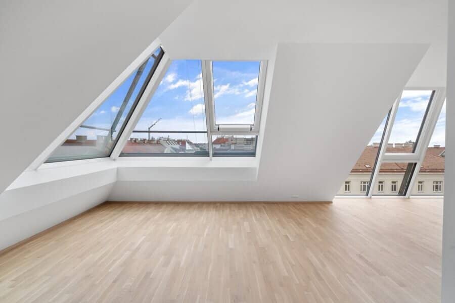ERSTBEZUG ! Exklusives 148 m² Dachwohnung mit 3 Terrassen in generalsaniertem Gebäude (Top 21)