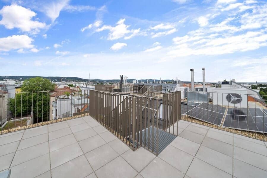 ERSTBEZUG ! Exklusives 148 m² Dachwohnung mit 3 Terrassen in generalsaniertem Gebäude (Top 21)
