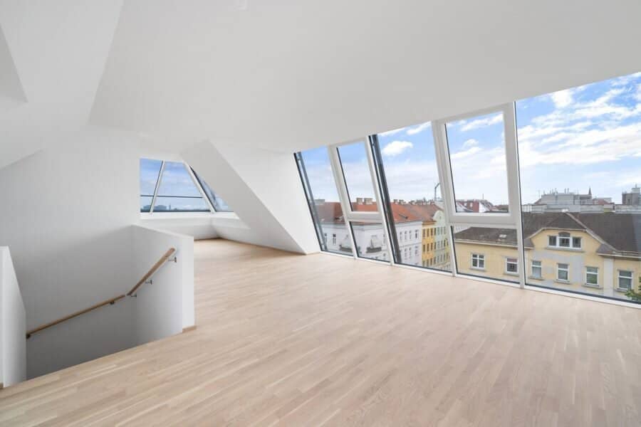 ERSTBEZUG ! Exklusives 148 m² Dachwohnung mit 3 Terrassen in generalsaniertem Gebäude (Top 21)