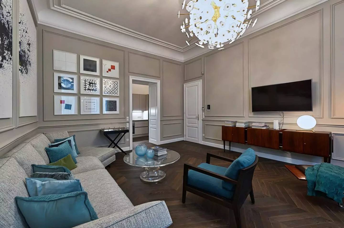 Elegantes Luxusapartment beim Schloss Belvedere – Zeitlose Wiener Architektur trifft modernen Komfort