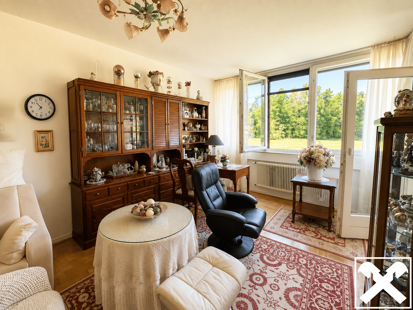 Helle Wohnung mit Loggia und Tiefgaragenplatz in grüner Lage
