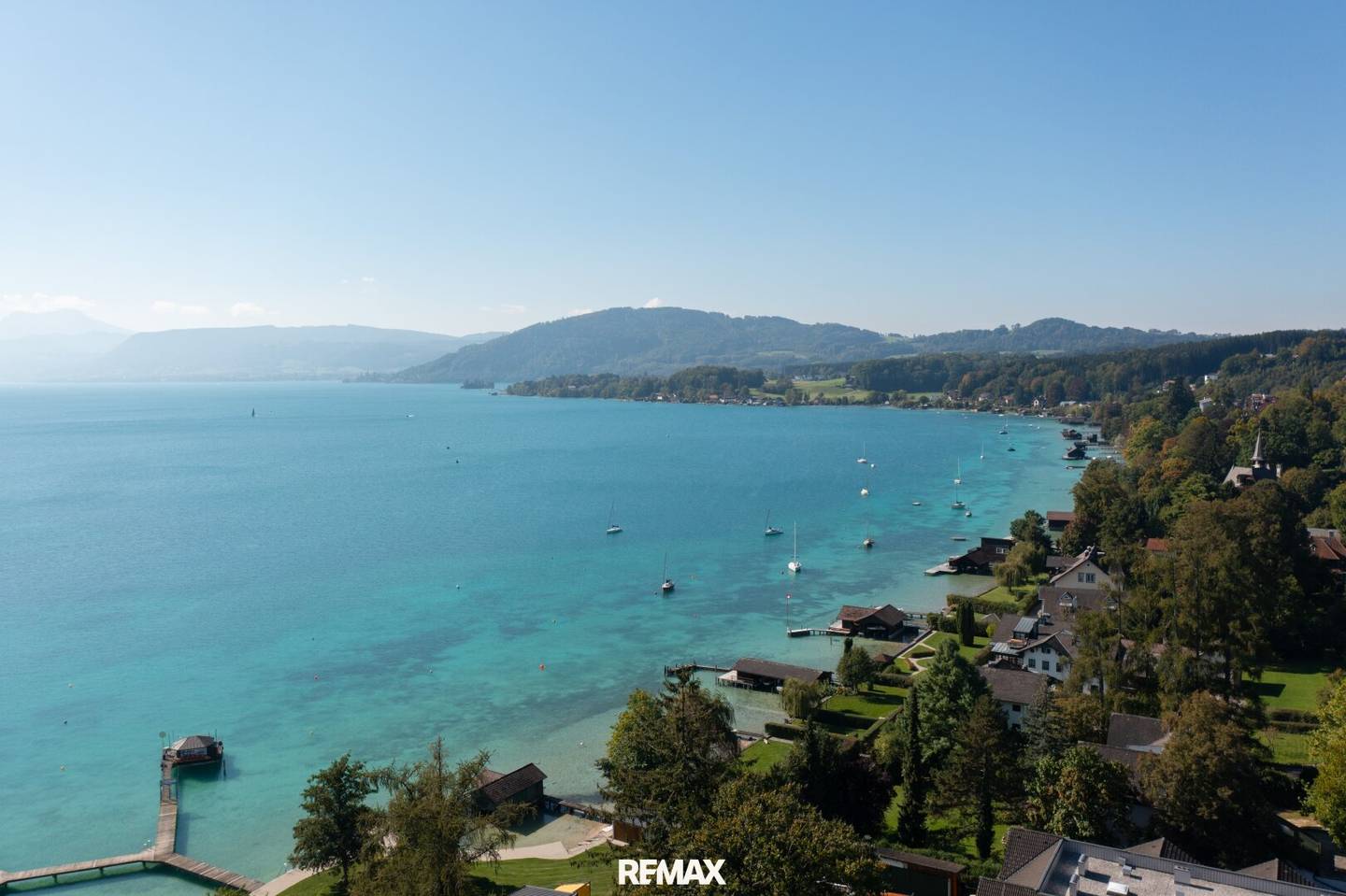 Project sale Exclusive location Multi-family house with 2 apartments at the Attersee