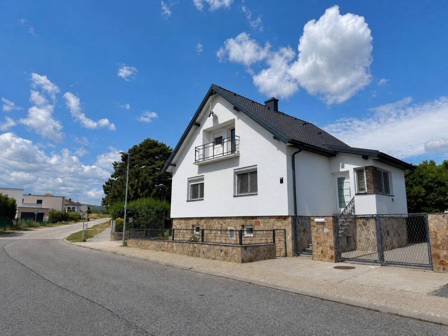 Wohnhaus mit Mehrwert!