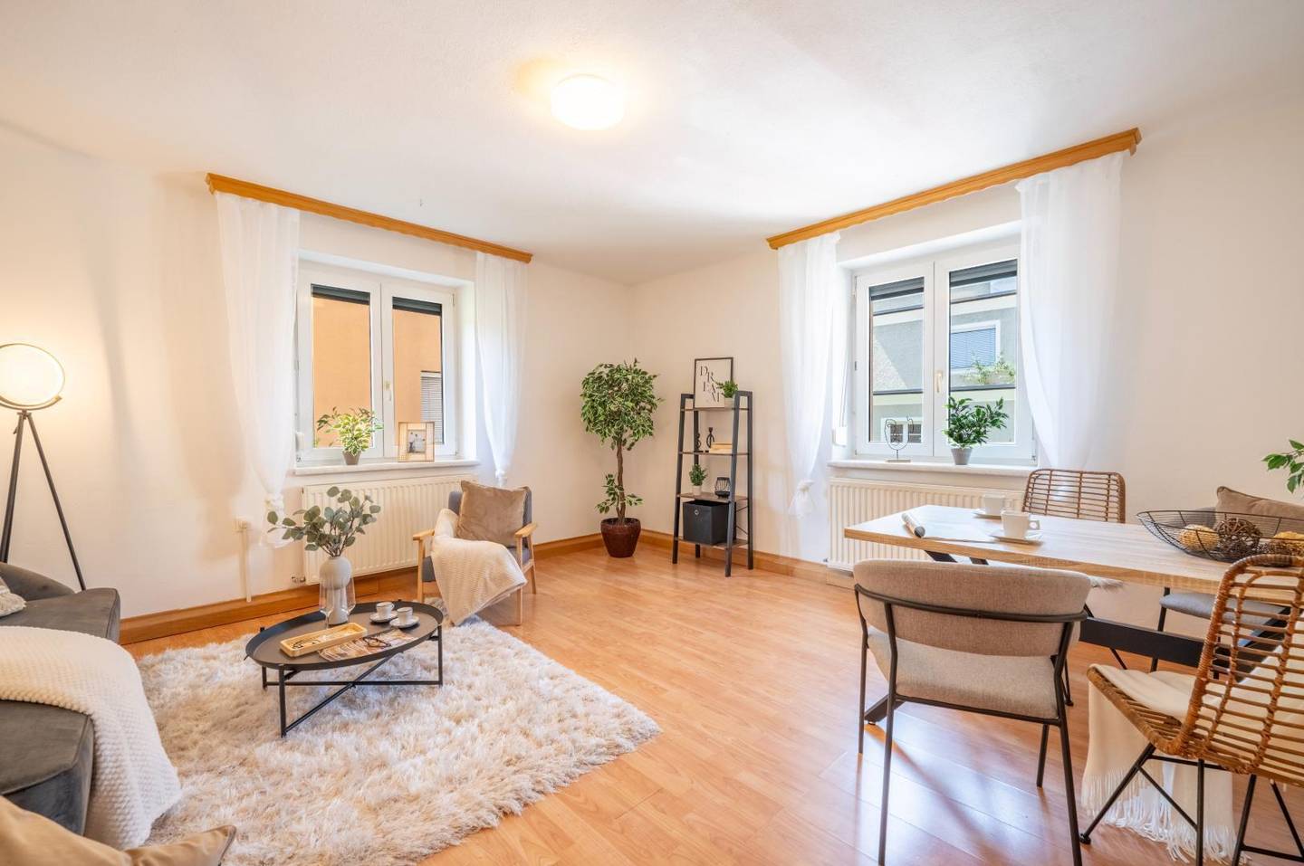 Gepflegte helle Wohnung mit fixem Stellplatz