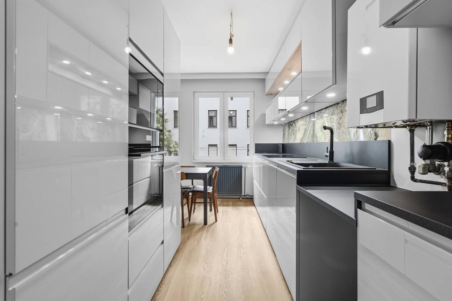 Refurbished apartment near Donaukanal with courtyard parking
