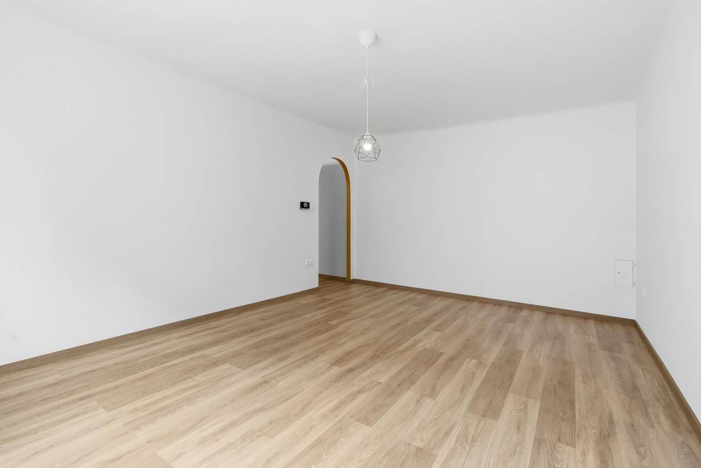 Refurbished apartment near Donaukanal with courtyard parking