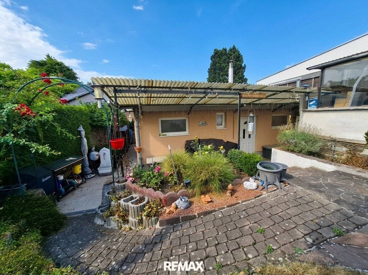 Uferparzelle am Steinbrunner See mit entzückendem Ferienhaus