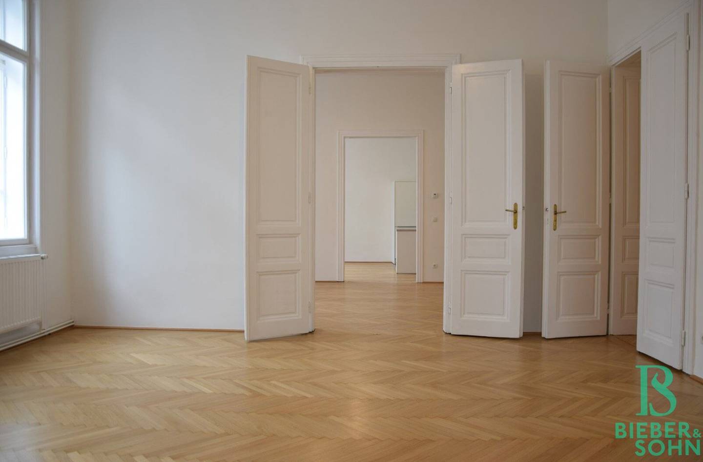 Charme-Flair-Großzügigkeit - Beim Hamerlingplatz - Top Altbauwohnung!