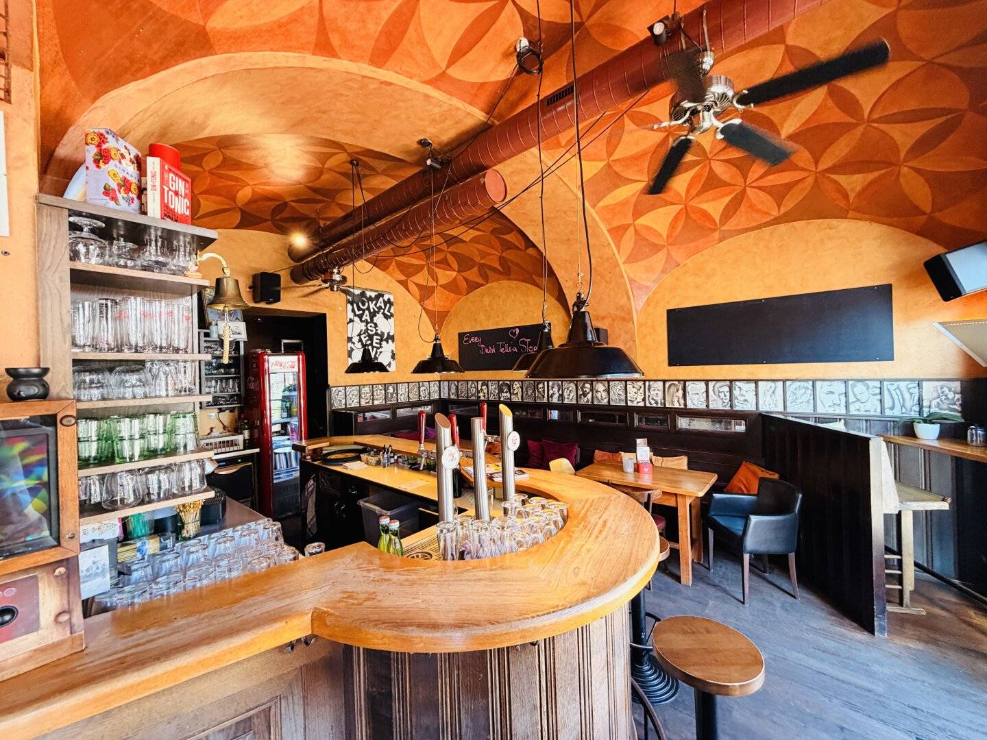 Traditional restaurant seeks successor, centrally located, large guest garden and attractive rent