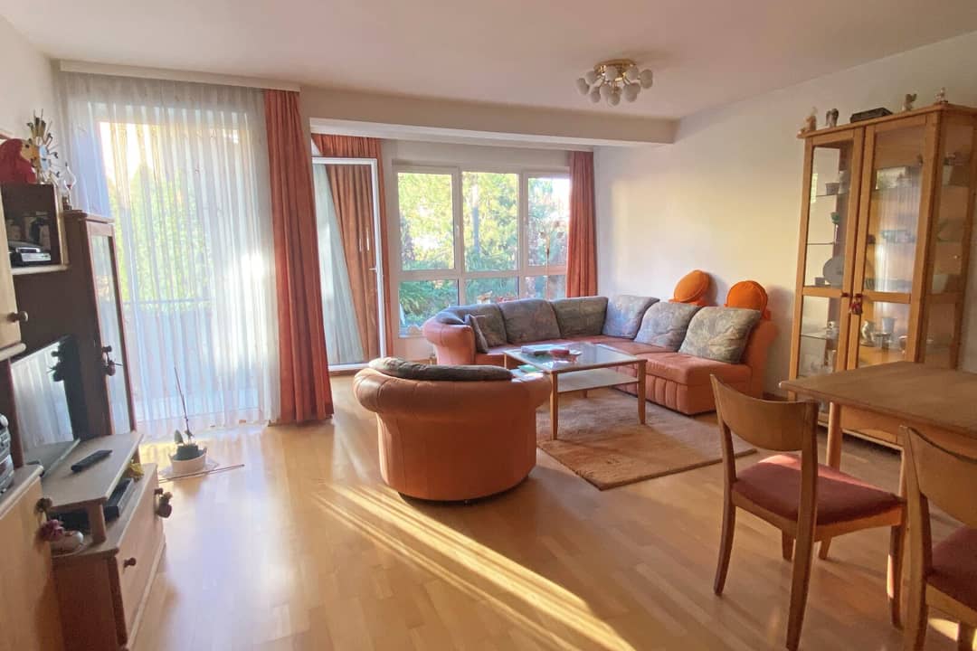 Wohnung in Grünruhelage mit Balkon nahe dem Auhof Center