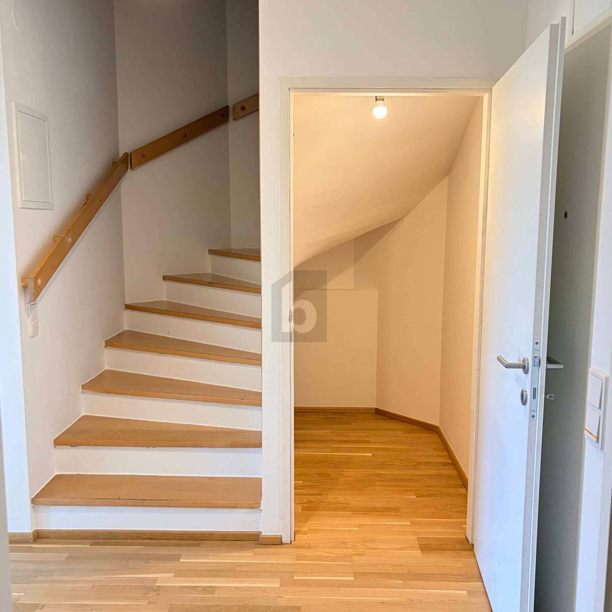 Maisonettewohnung mit Loggia und Grünblick nahe Donau