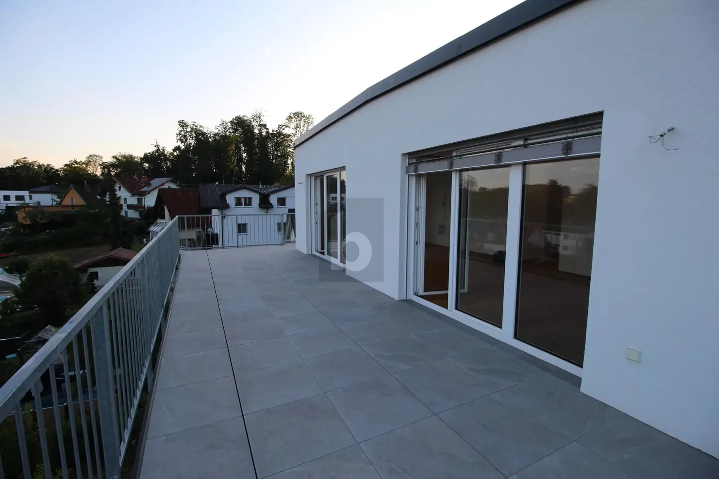 Bright penthouse with expansive rooftop terrace