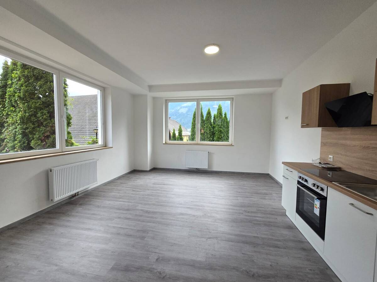 Bright Erdgeschosswohnung with large terrace and parking