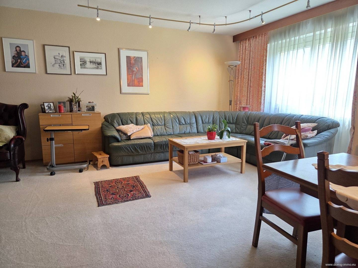 Well laid out apartment with glazed balcony and garage