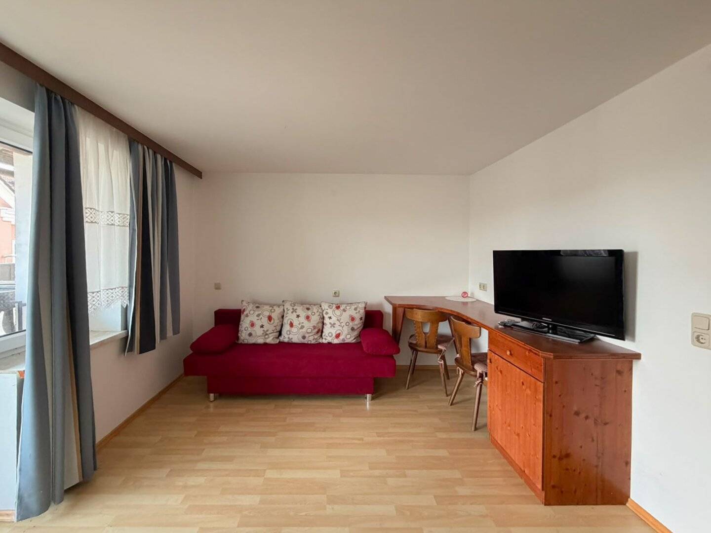 Niederkappel: Attractive 2-room condominium on 2nd floor for sale