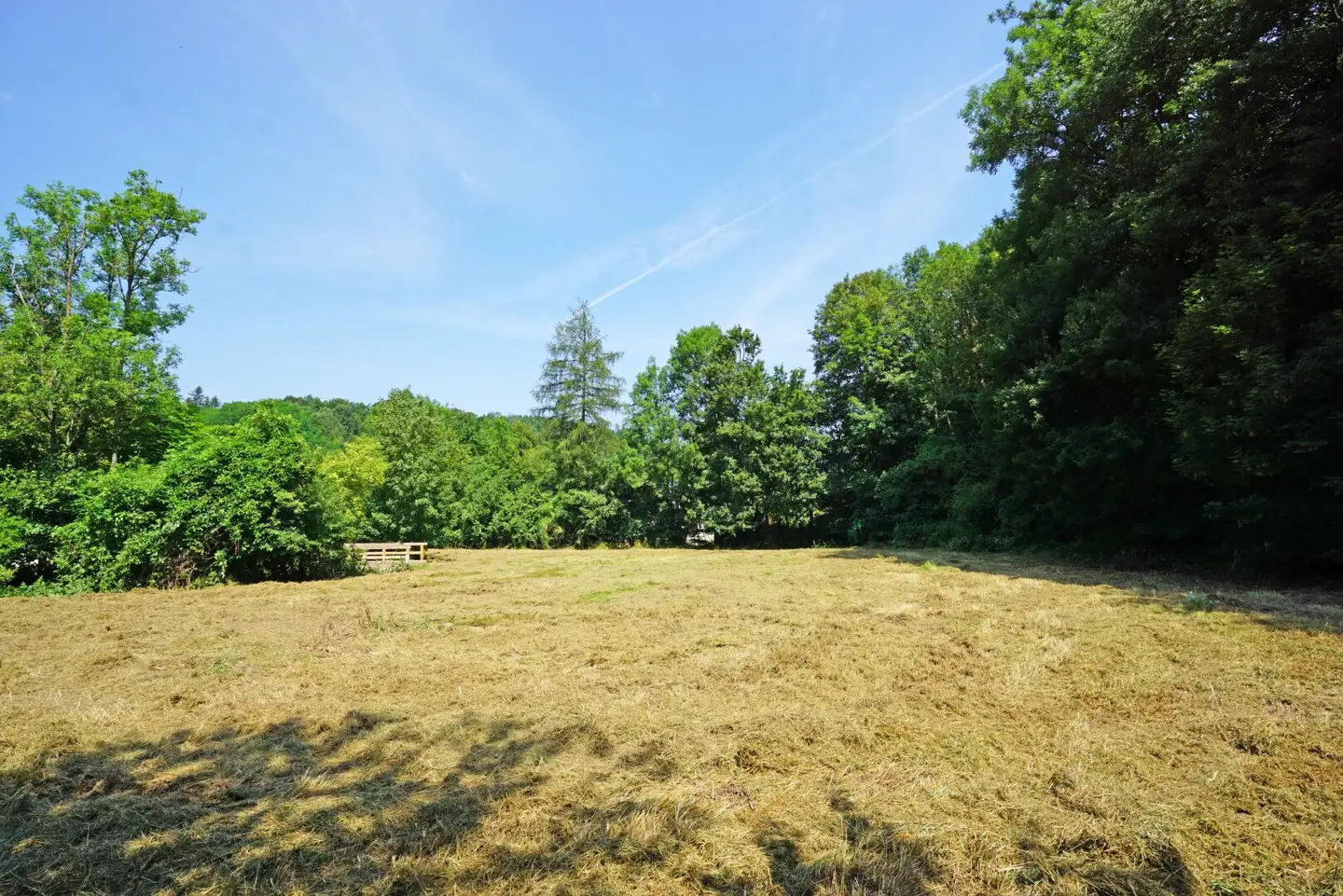 Level building plot in sunny quiet location, only 2 km from Pressbaum Center