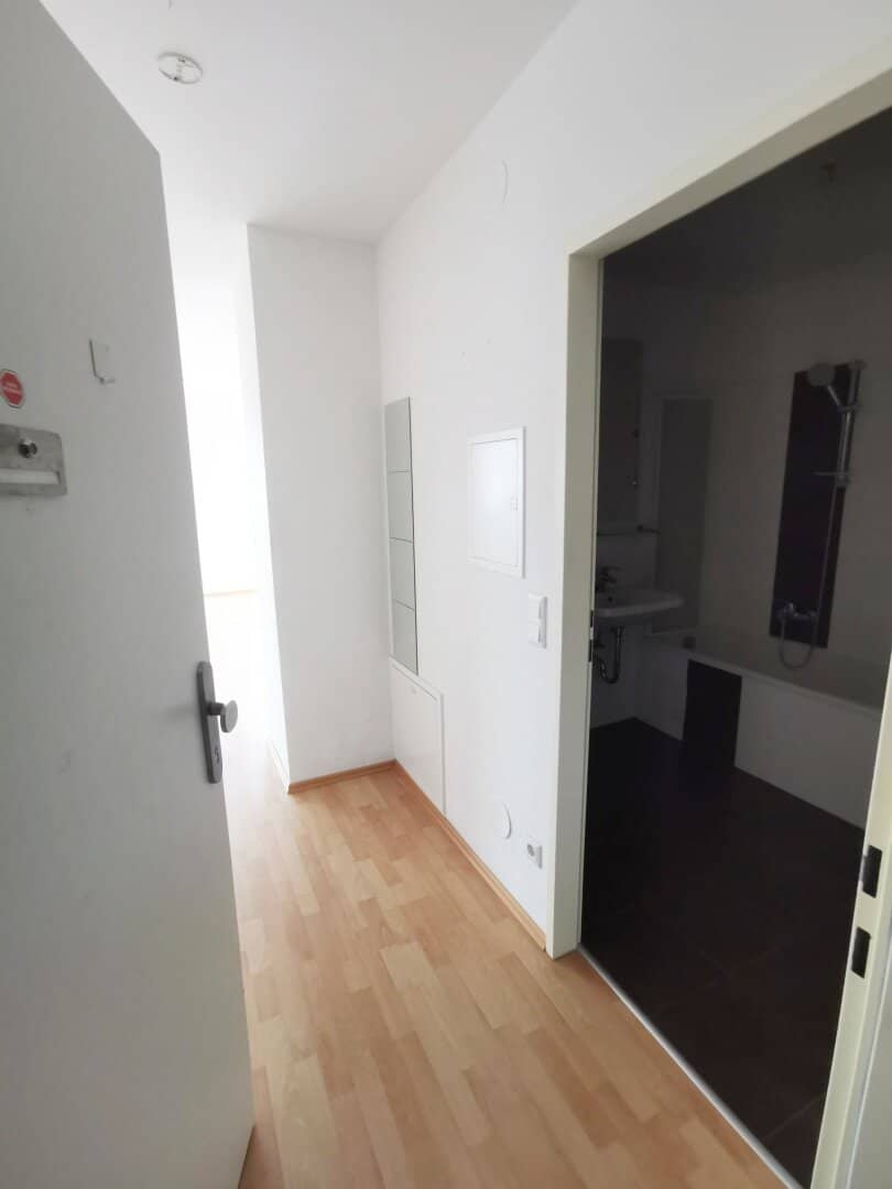 like-new 2 1/2 room attic maisonette apartment with terrace