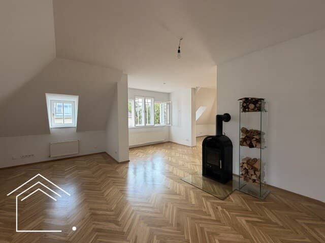 First occupancy after stylish renovation - old building apartment in beautiful period villa - a home for discerning standards